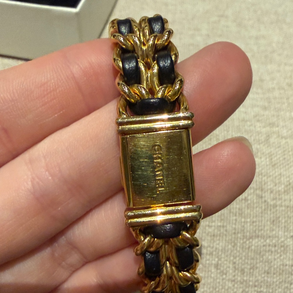 CHANEL premiere Black and Gold Chain Watch, size M - Picture 7 of 12
